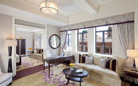 一进门对着镜子好吗